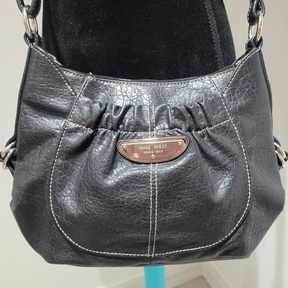 Nine West Women's Vintage Vegan Leather Crossbody Bag Purse Black Silver Zipper - Picture 2 of 13